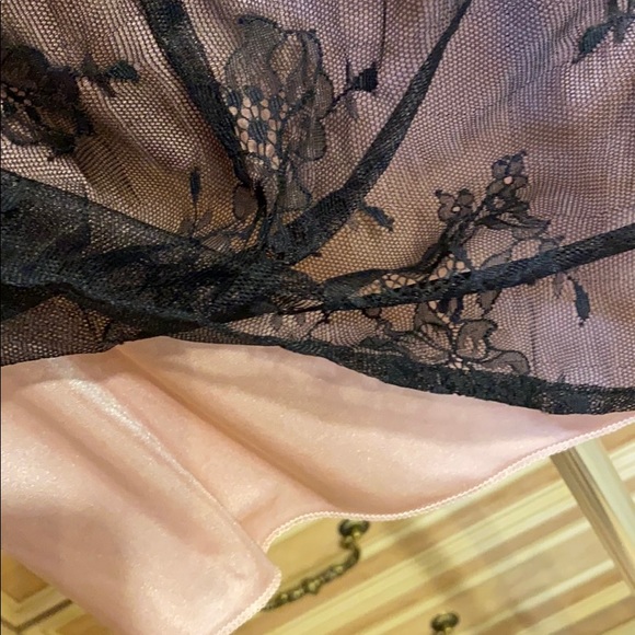 Beautiful lace top - Picture 5 of 5